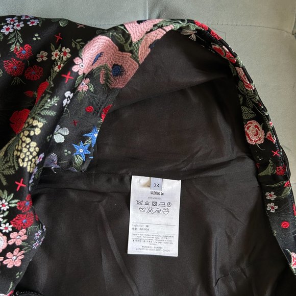 Valentino Runway pre-fall 2015 Silk Floral Mini Skirt | Size 2 - Picture 6 of 8